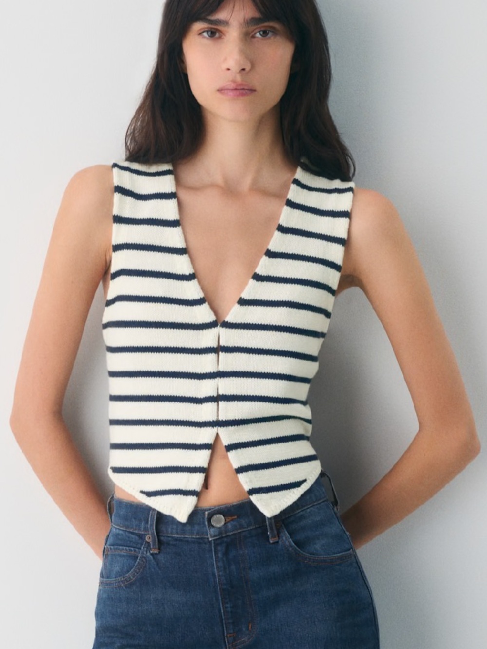 Aritzia Wilfred Basque Black White Striped Knit Sweater Vest Size Small - Picture 2 of 10